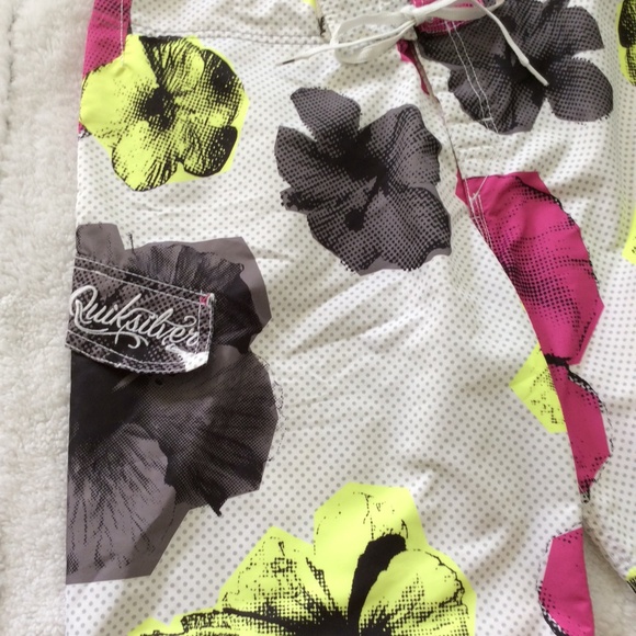 Men’s vintage quicksilver board shorts size 32 - Picture 2 of 5